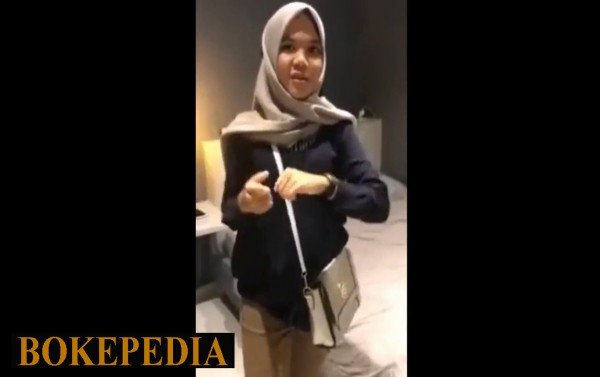 Nuri Hijab ngentot dengan pacarnya di hotel